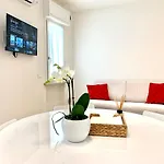 Apartment Claudia Sirmione